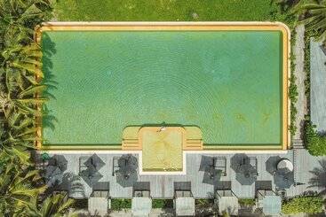 אתר נופש High Season Pool Villa & Spa