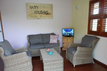 Westhill Bungalows & Diving