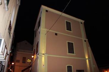 هتل Albergo Ristorante Del Cacciatore