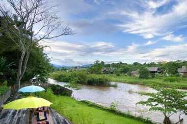 בית מלון כפרי Des Artists Rose Of Pai