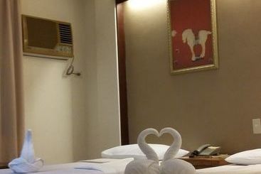 هتل Dumaguete Royal Suite Inn