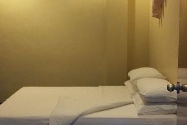 هتل Dumaguete Royal Suite Inn