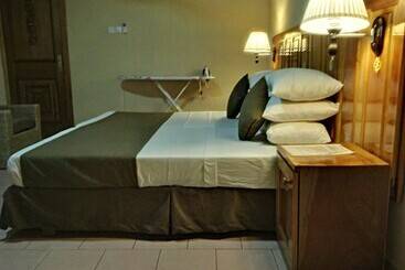 هتل Takoradi Standard