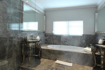 هتل The Gregoire Boutique Villa