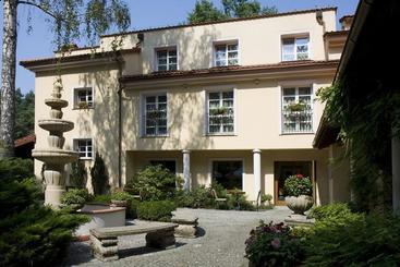 هتل Villa Park Wesola