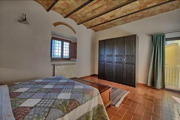 קוטג'' Pozzo Dei Desideri By Posarellivillas