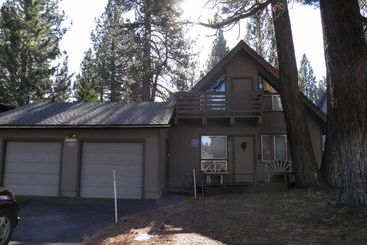 ツーリストアパートメント 1028 Silverwood Circle