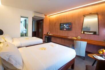 Almond Hotel Bassac River