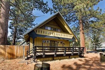 هتل 890 Candlewood Relaxing Tahoe Cabin