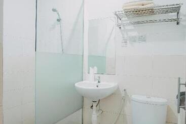 Отель Lovina Inn Nagoya Batam