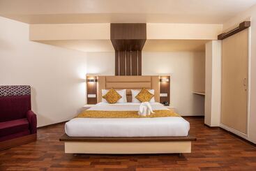 هتل Poppys Pleasant Stay