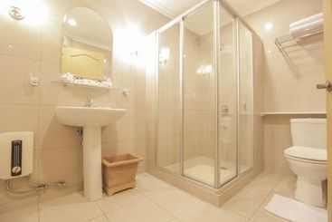 هتل The Grand Dame