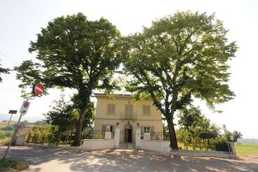 La Locanda Di Adele  Il Giardinetto B&b