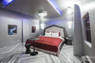 Motel Stars