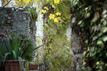 צימר La Bifora E Le Lune Vico Sotto Gli Archi 5