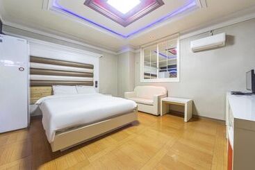 Gwangju Sangmu Hotel Manhattan