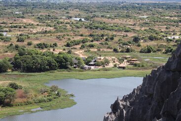 בית מלון כפרי Iharana Bush Camp