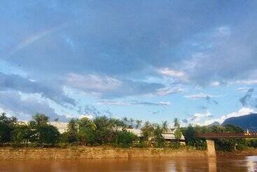 酒店 Merry Riverside