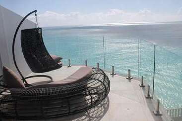 Hotel Tamarind Hills Resort & Villas