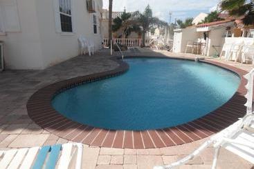 דירות לתיירים Landslake Apartments