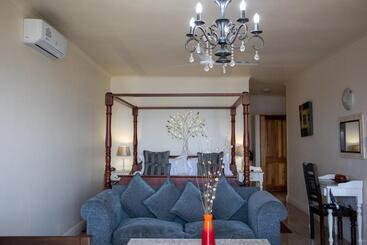 פנסיון 305 Guest House