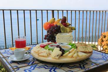 Отель Henry's House