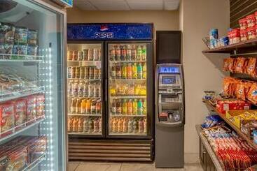 בית מלון כפרי Landmark Suites  Williston