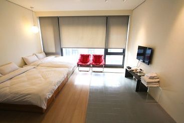 I-gogo Yesorno Hostel