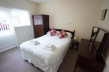 פנסיון Church Hill House