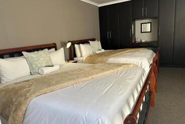 פנסיון Fin And Feather Guest Lodge