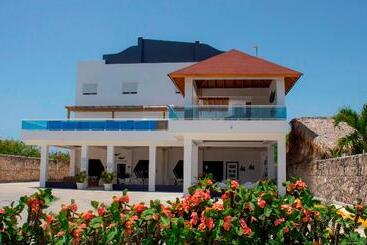 公寓式酒店  Capriccio Mare y Restaurante