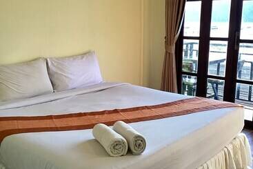 酒店 Phi Phi Green House & Sunsky Hostel