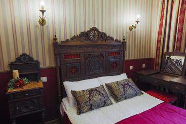 Arthotel Poruchik Rzhevsky