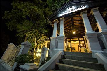 Отель The Secret Kandy