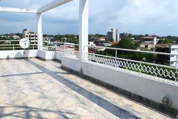 هتل Whitehouse Residencies