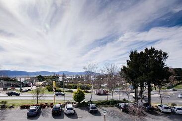 모텔 23 At The Gables