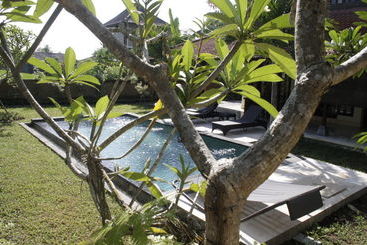 ビラホテル Rumah Dadong