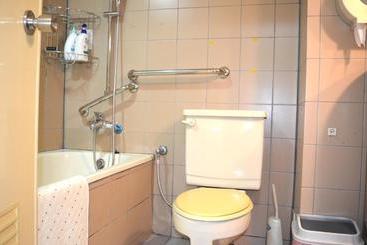 Holo Hostel