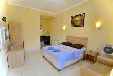 ホテル Transit Inn Senggigi