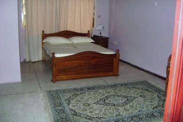 پانسیون East Airport Guesthouse
