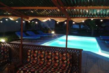 פנסיון Oasis Relax Lodge