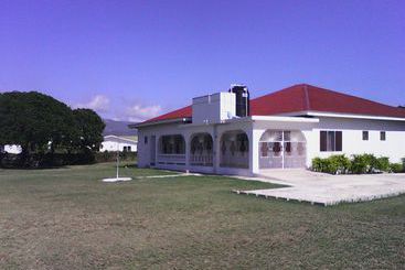 پانسیون Treasure Bay Guesthouse