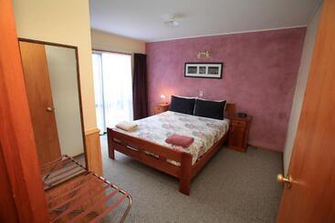 汽车旅馆  Queenstown Holiday Park Creeksyde