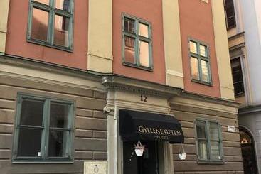 فندق L Den Gyllene Geten