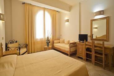 Отель Libyssonis