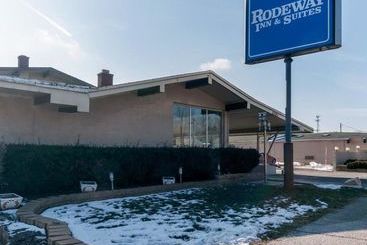 מוטל Rodeway Inn and Suites