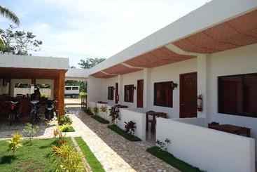 پانسیون Roberto's Resort
