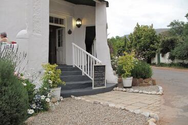 بيت ريفى The Post House Hotel   No Children Under The Age Of 16yrs