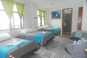 Общежитие Hostal Gardner Galapagos