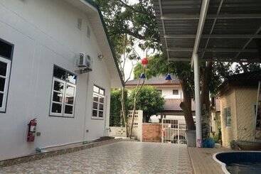 Turista apartmanok Baan Suksabai Hua Hin